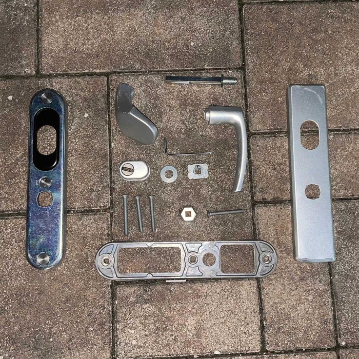 Set mânere ușă intrare Abus – Mobil/Fix cu șild – 92/118 mm