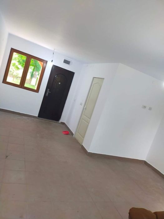 Vand case pe structura metalica cu panouri sandwich