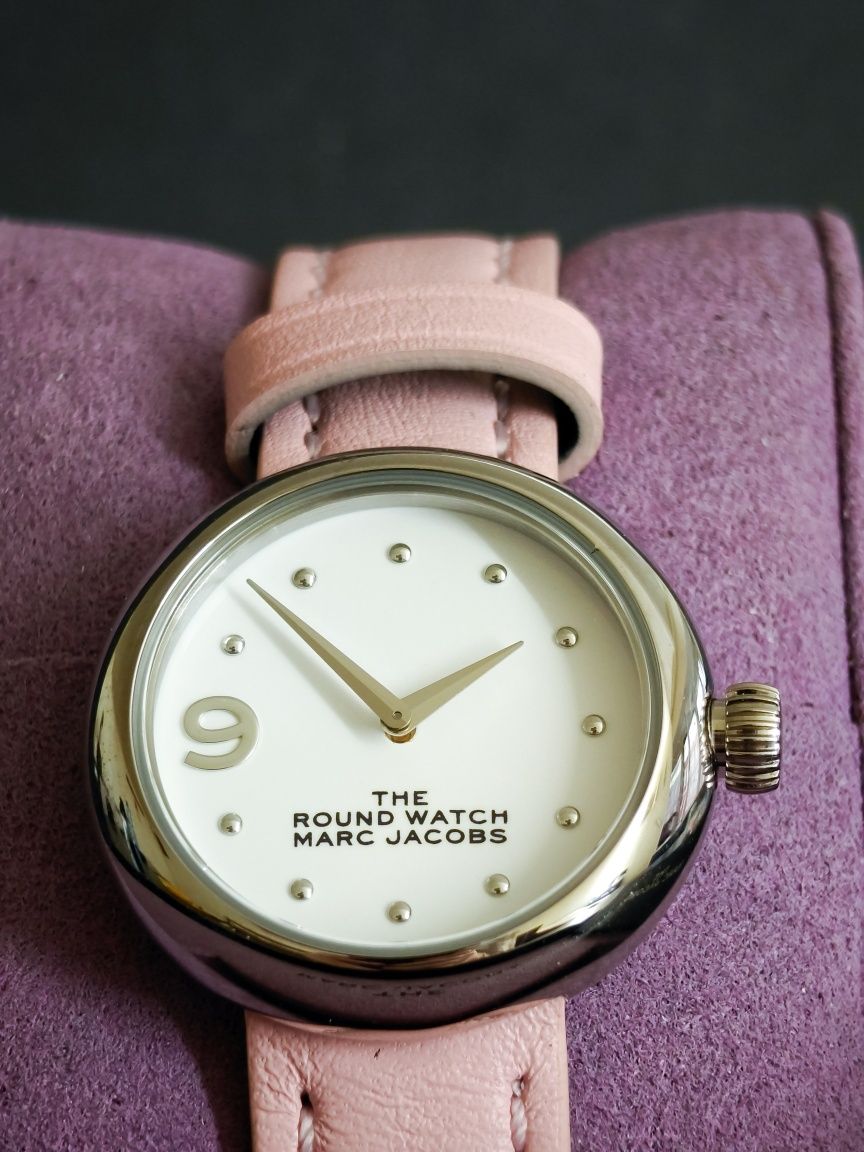 Дамски часовник THE MARC JACOBS нов, лилав с розова каишка