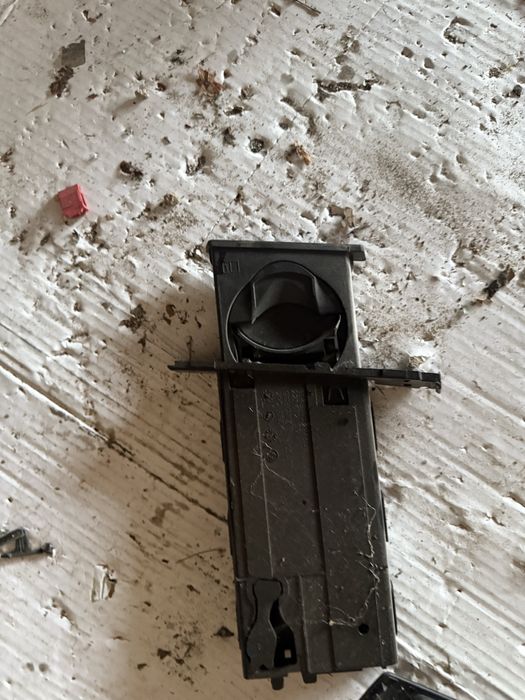 Cup holder десен волан Bmw e90 e91 e92 325i 218кс n52 н52