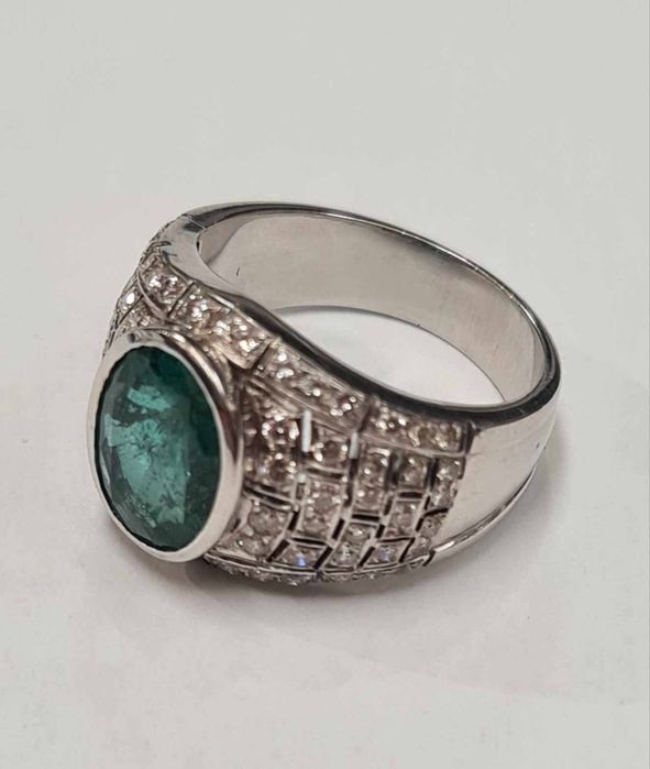 Inel din aur alb 18k cu smarald natural 2.75 ct. si diamante naturale