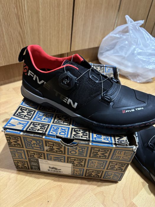 Pantofi de ciclizm 44