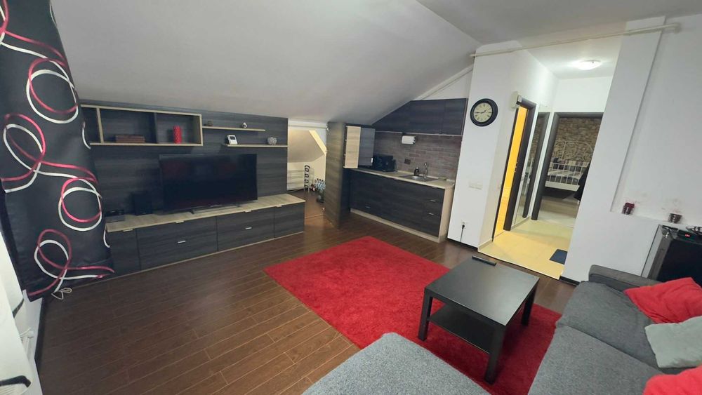 PRIVAT - Vand apt 2 cam, Complet mobilat, Mansarda 4/4, Loc parcare