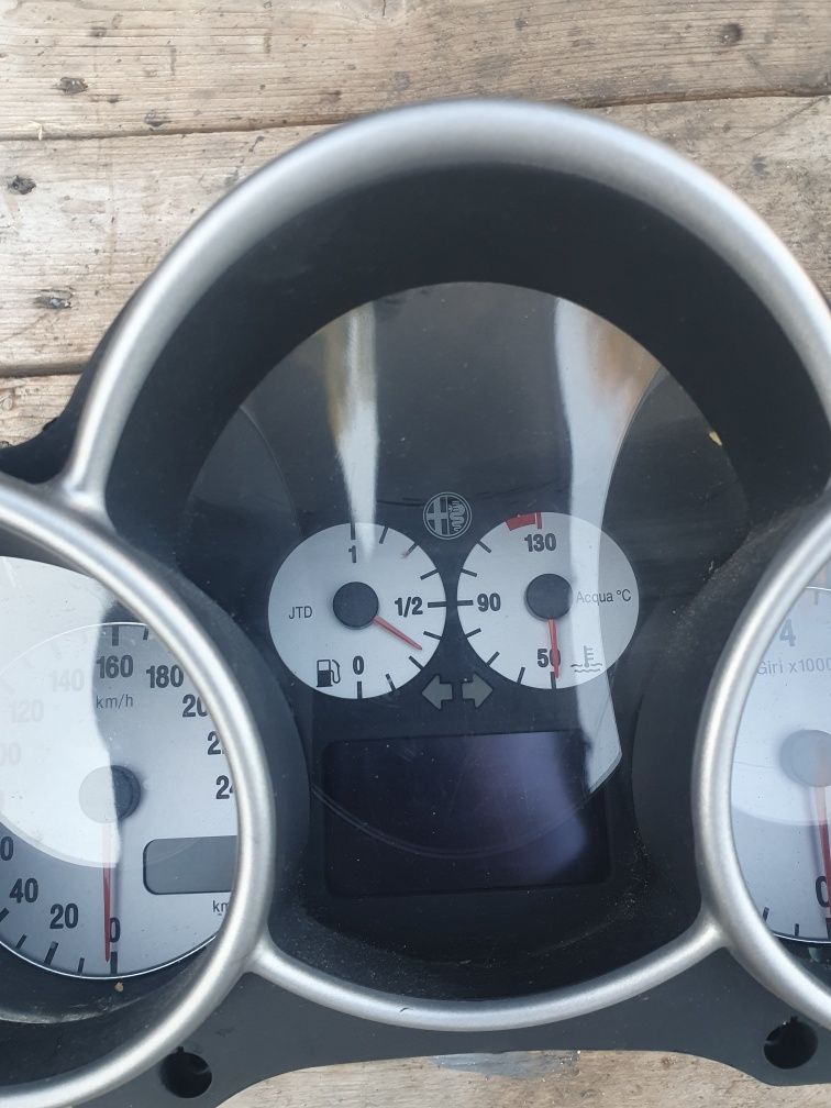 Километраж Alfa Romeo 147 1.9 JTD