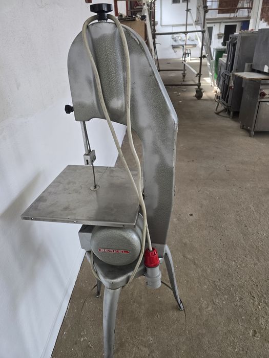 Bazic  tăietor oase