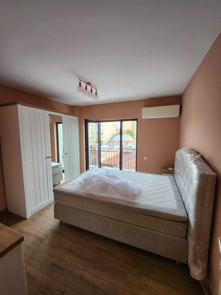 Дава се под наем Тристаен апартамент в Пловдив, Център - 110 кв.м за 800 € - Снимка #3