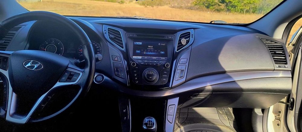 Vând Hyundai i40