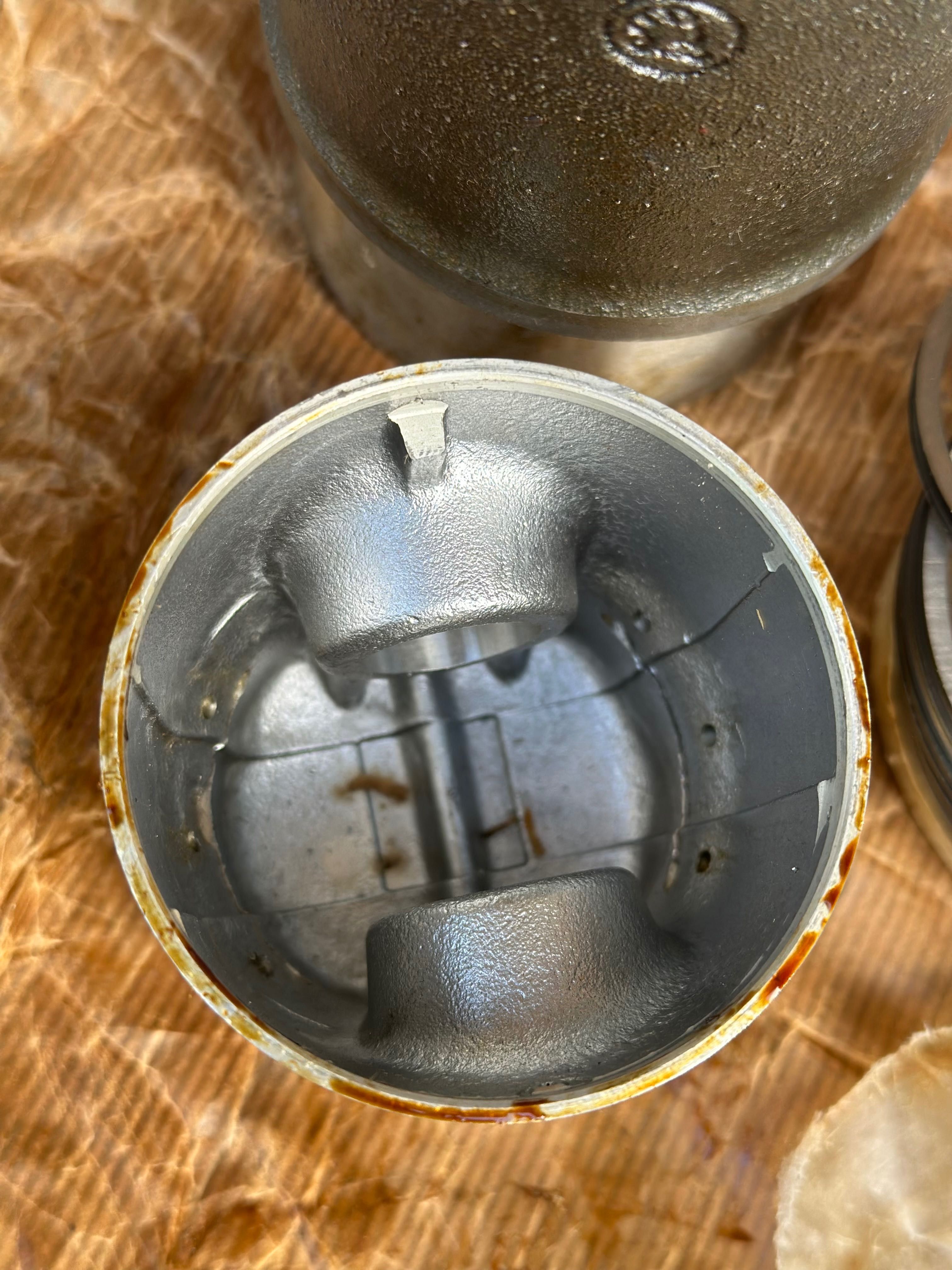 Skoda mb100 pistons ( бутала , сегменти , ризи , оригинални ) шкода