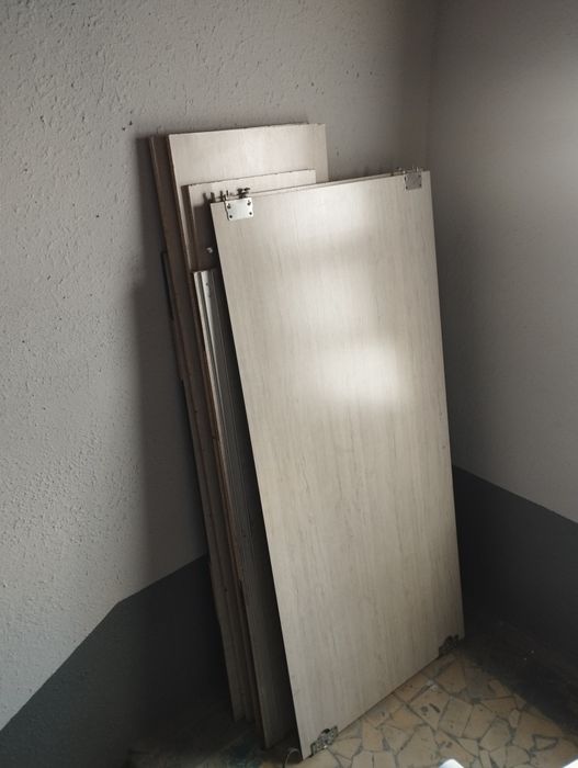 Shkaf sotiladi  B/U ishlatilgan