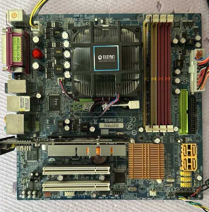 Kit Gigabyte M61PM-S2 / Athlon 64 X2 / 512M / cooler Titan - cu defect