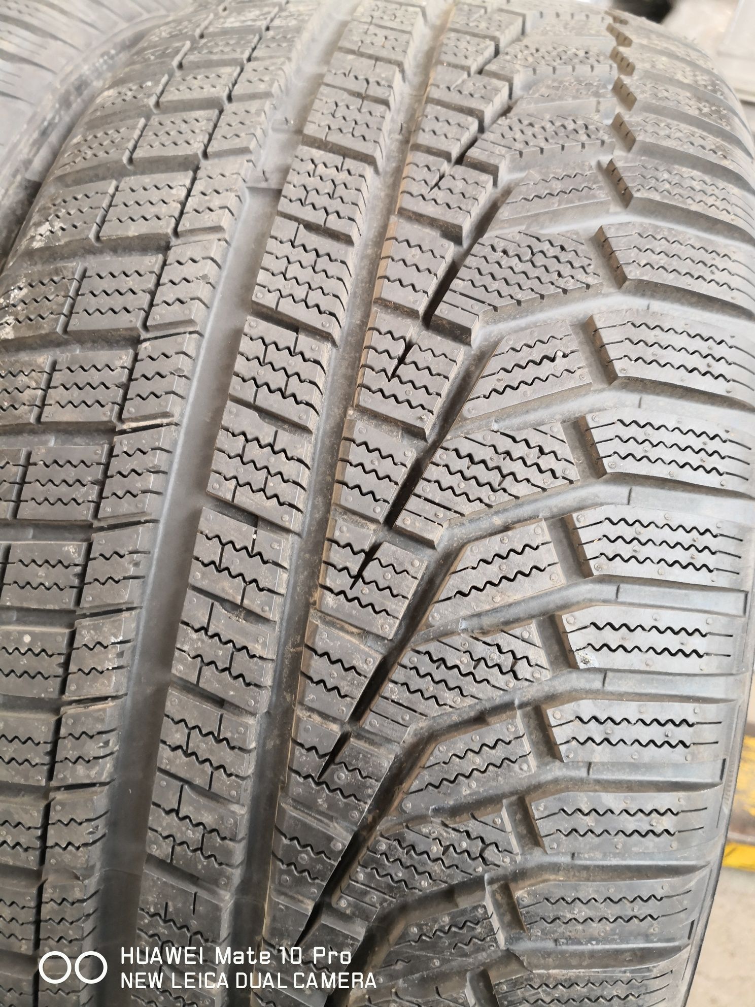 245 40 19 цола гуми нови  hankook