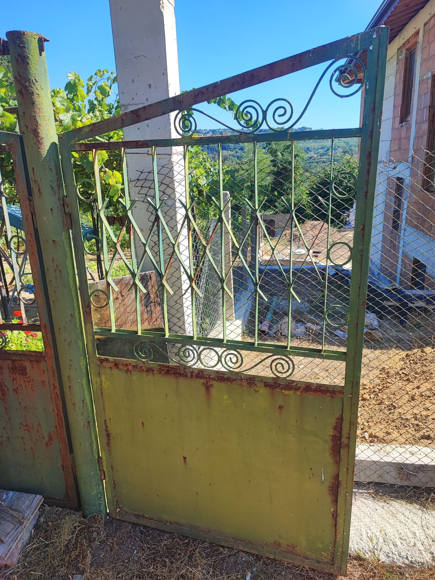 Продавам двойна метална врата