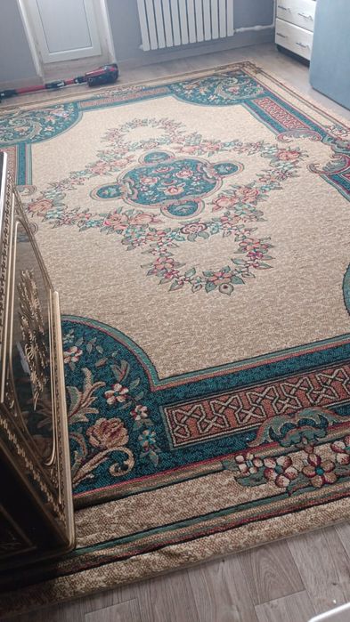 Продаю ковёр срочно