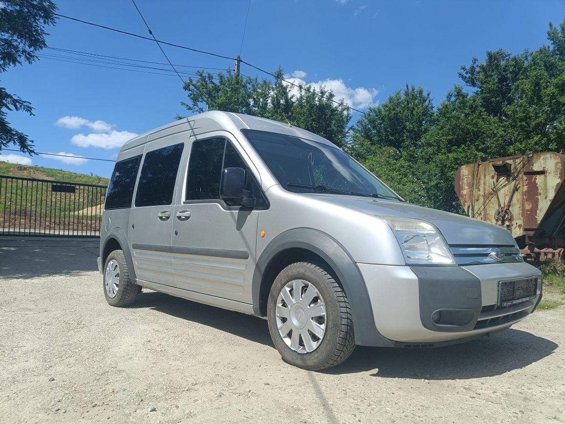 Ford Tourneo Connect cu 8 locuri 1.8TDCI