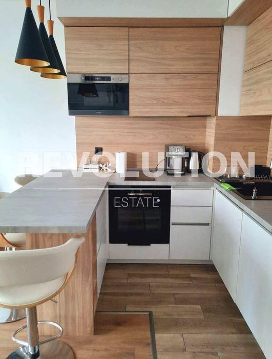 Двустаен апартамент в района на св. Константин и Елена!