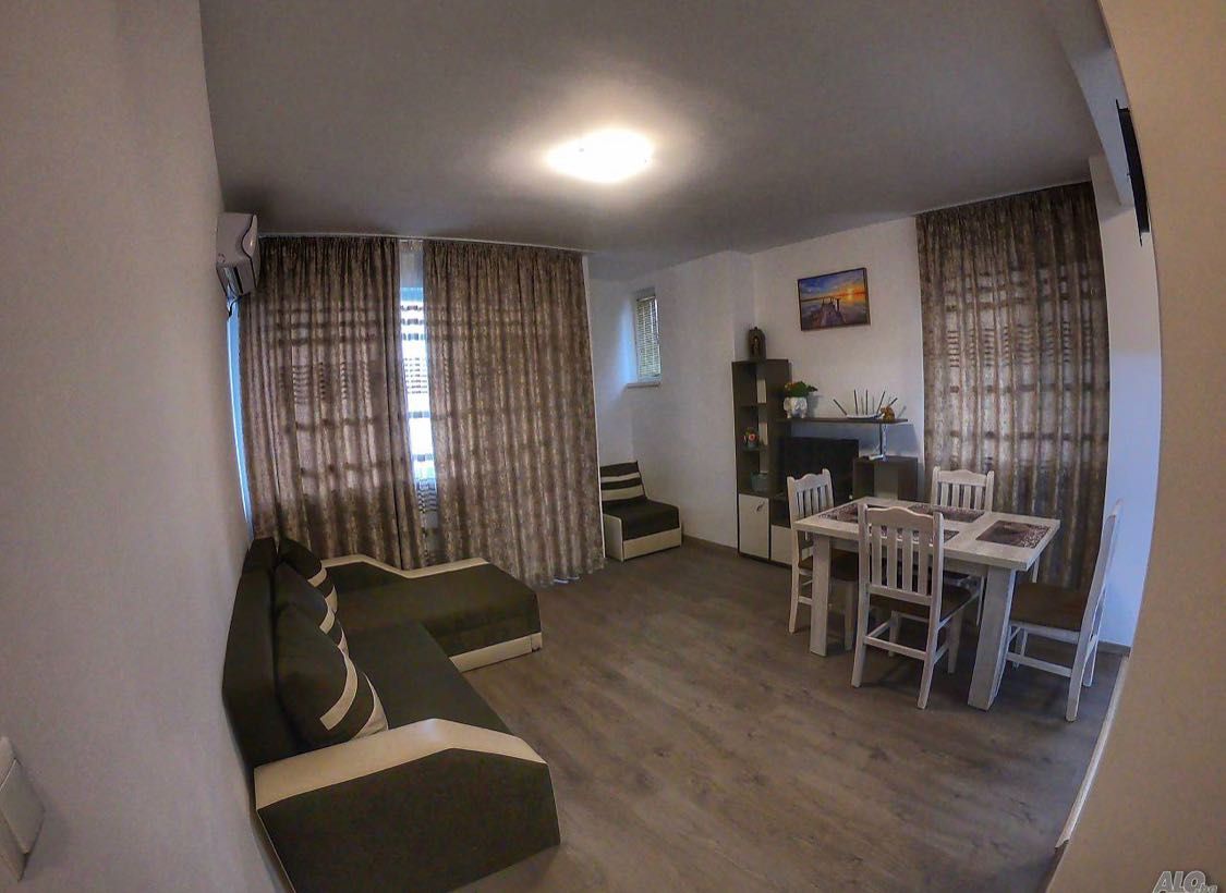 Двустайни апартаменти за нощувки къща за гости Pretty House в Сарафово