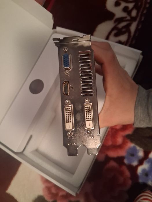 Vand placa video geforce gtx 650 ti