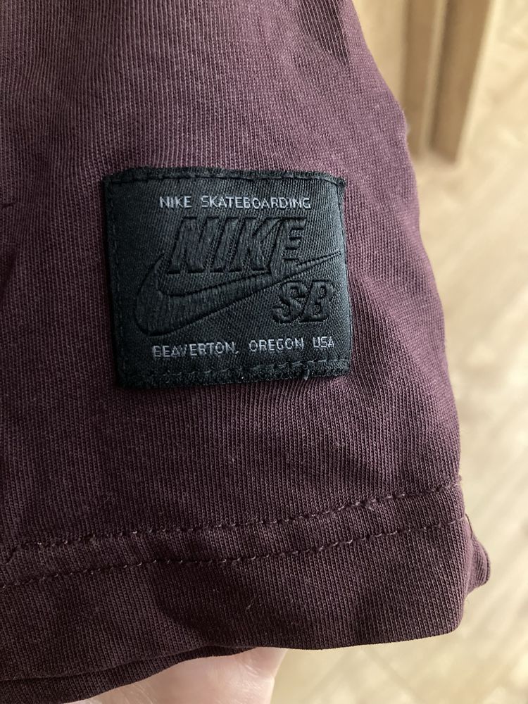 Тениски Nike, Vans, H&M
