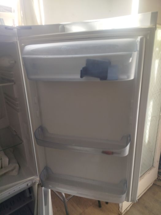 Продается Холодильник Индезит в хорошем состоянии