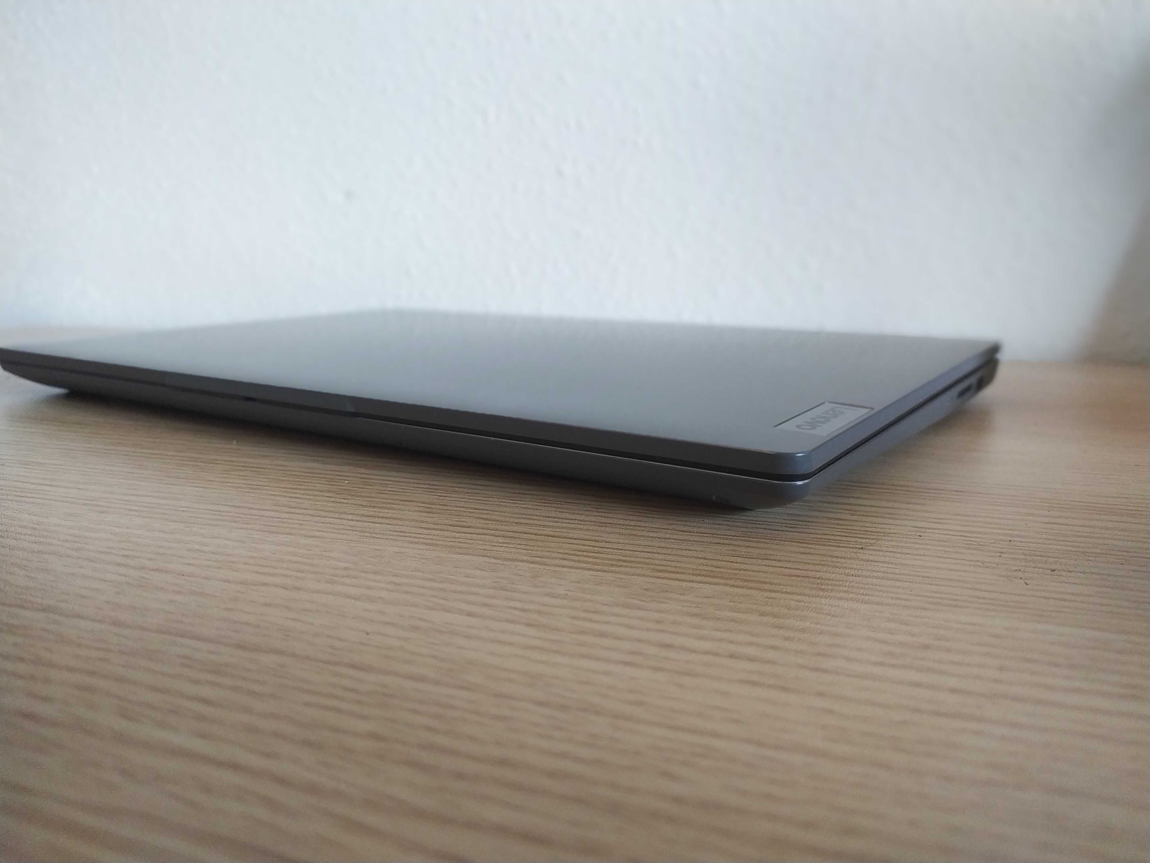 Лаптоп  Lenovo IdeaPad 3 15ALC6 / AMD Ryzen 3 5300U / RAM 8 / 15.6