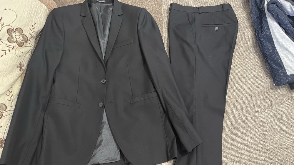 ПРОДАМ мужской костюм. Размер 46-48.