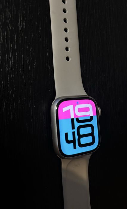 Продам часы Apple Watch Series 8