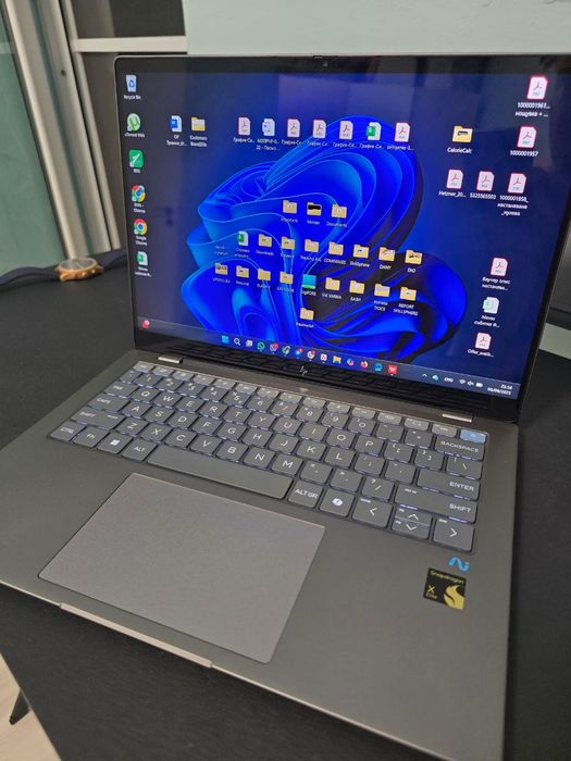 Hp Omnibook X Elite AI, 2.2 K Touchscreen, 512 GB, 16GB, 42 MB Cache