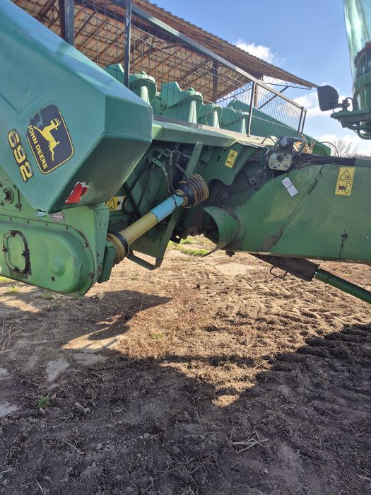 Heder culegator porumb