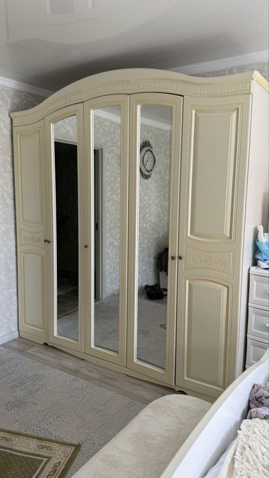 Продам спальный гарнитур