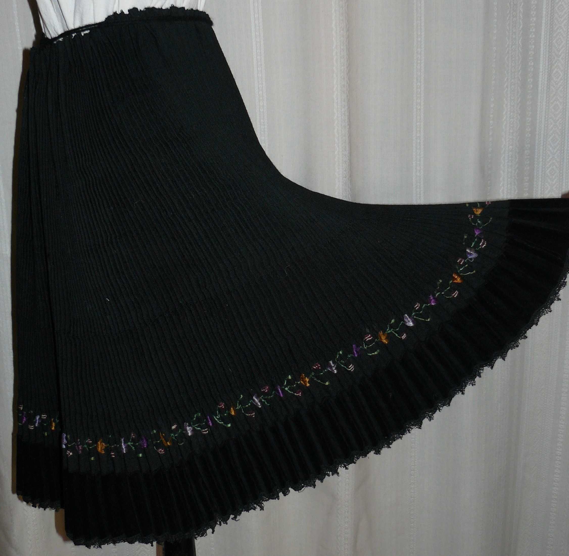 Български народни носии- Северняшки бръчник, пищимали, задна престилка