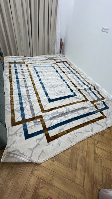 Новый ковер 250х350 см