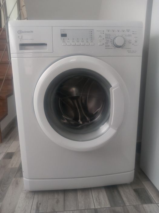 Electrocasnice: masina spalat haine, vase, uscator de rufe, congelator