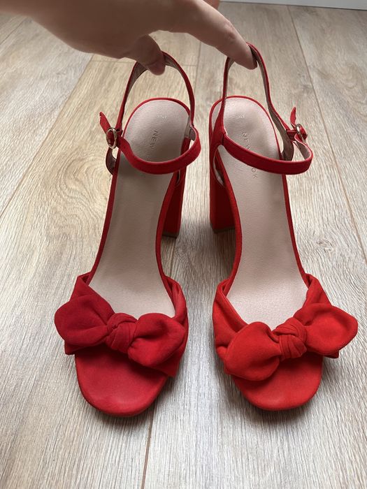 Червени обувки на ток 41