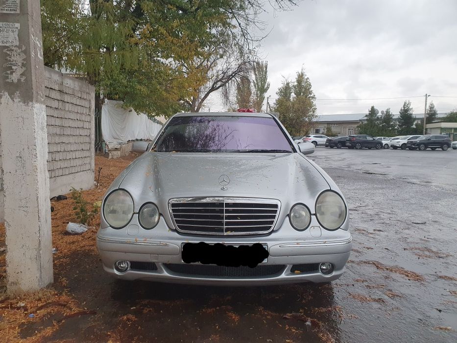 Mercedes Benz W210 E320