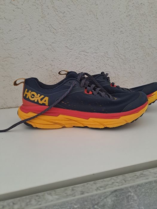 HOKA  жълто с червено