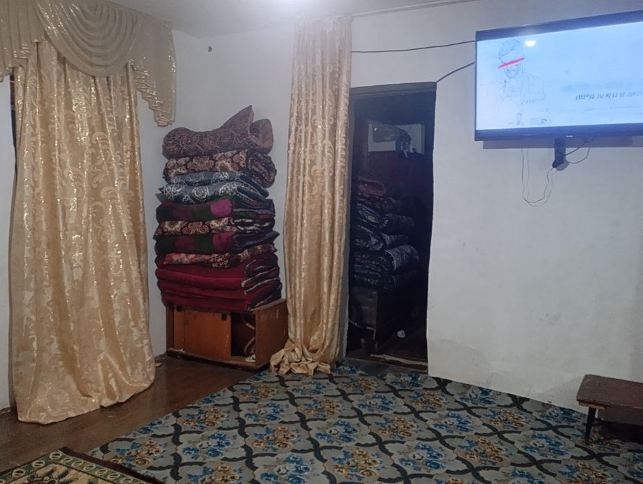 Uy sotiladi 15 sotix maktabga yaqinroq
