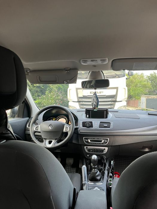 Auto Megan 3 ,15 dci an fab 2013