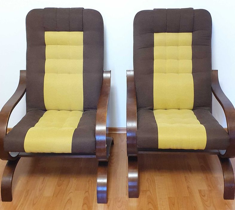 Canapea extensibilă cu două fotolii marca STAER an fabricatie 2024