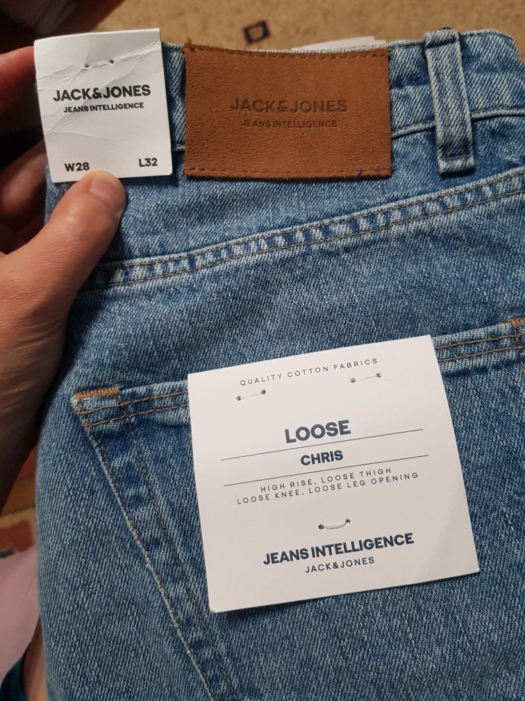 Новые фирменные джинсы