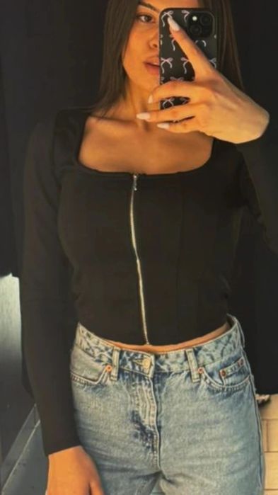 Vând bluză cu fermoar!!