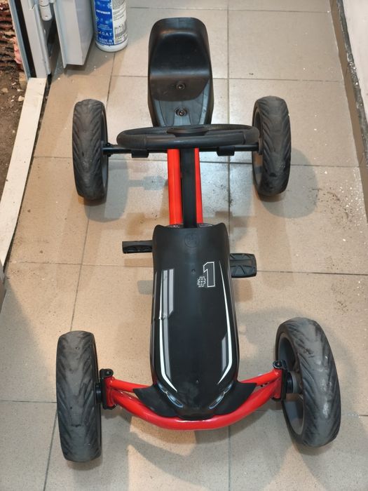 Детска количка с педали