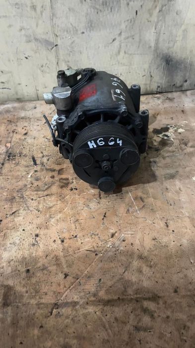 Компрессор кондиционера Mitsubishi 4G 64