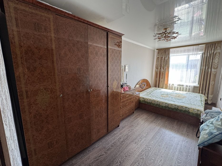 Продается спальный гарнитур