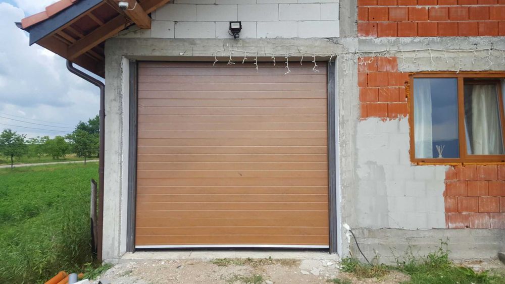 usa de garaj rezidentiala