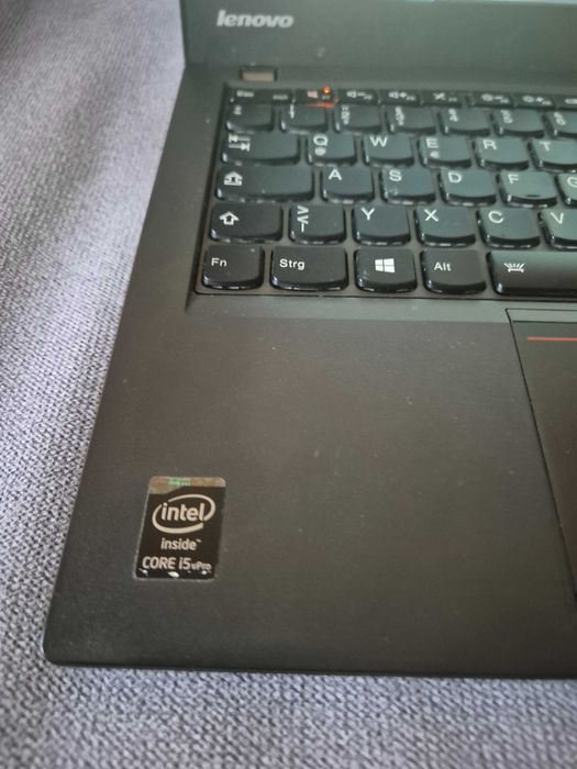 Lenovo Tinkpad X240 cu  I5-2,5gb -Generatia-a4-a cu HDD 500 gb.