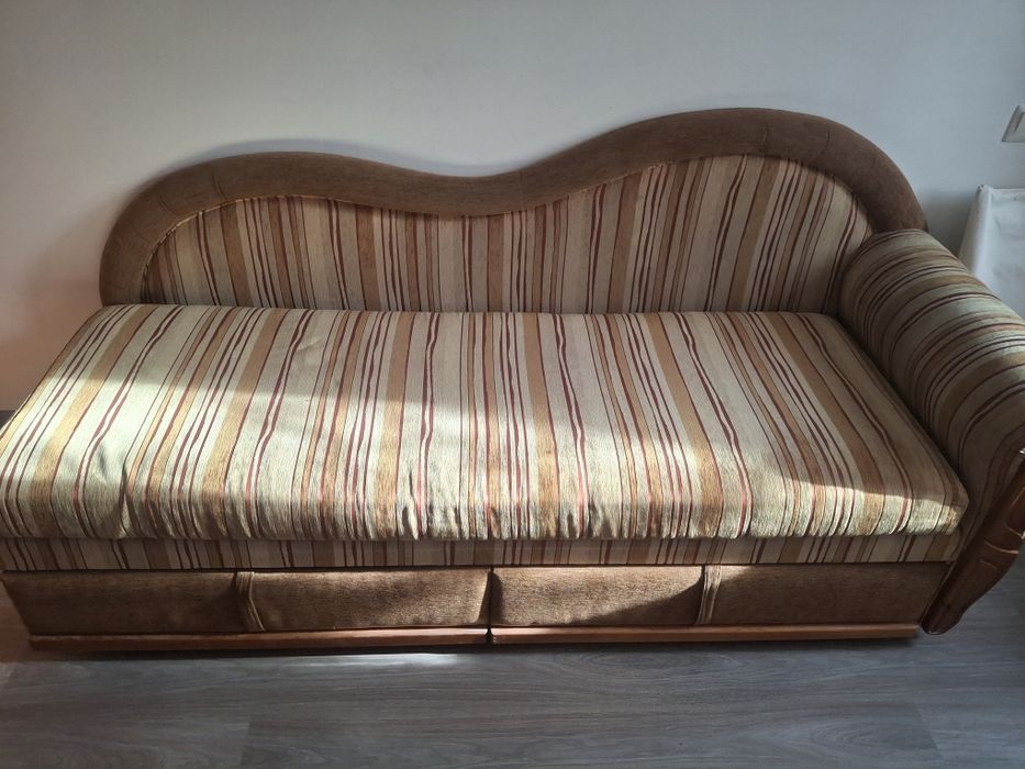 Диван в хорошем состоянии