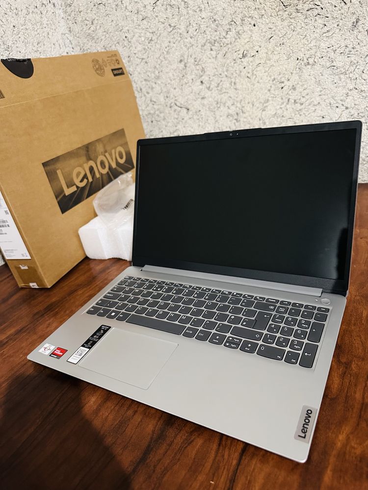 Lenovo noutbuk yangi ishlatishga tayyor windows qilingan