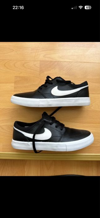 Adidasi dama nepurtati