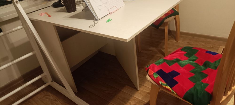 Продам стол книжку из ДСП 180 сантиметров