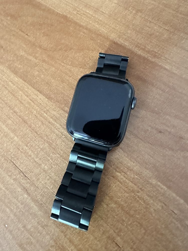 Apple watch 4 44m